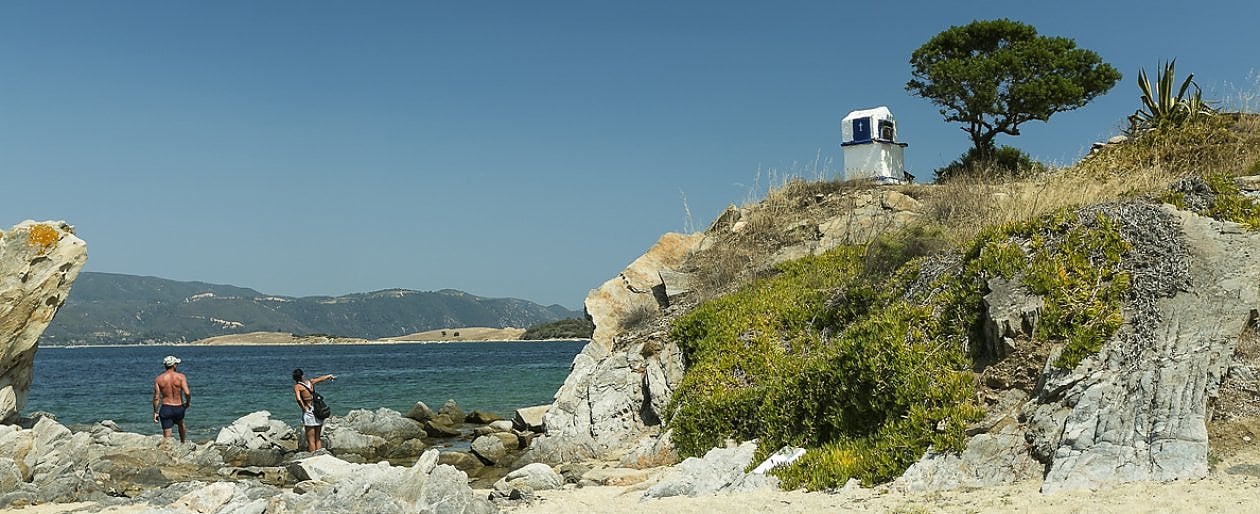 Miele e riserve naturali, il Monte Athos e un centinaio di Bandiere Blu. Calcidica, la Grecia oltre le isole