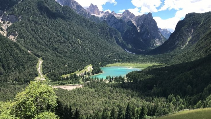 La lentezza dell’acqua dolce. Dal Garda a Bolsena, da Dobbiaco ai Nabi, l’Italia dei laghi