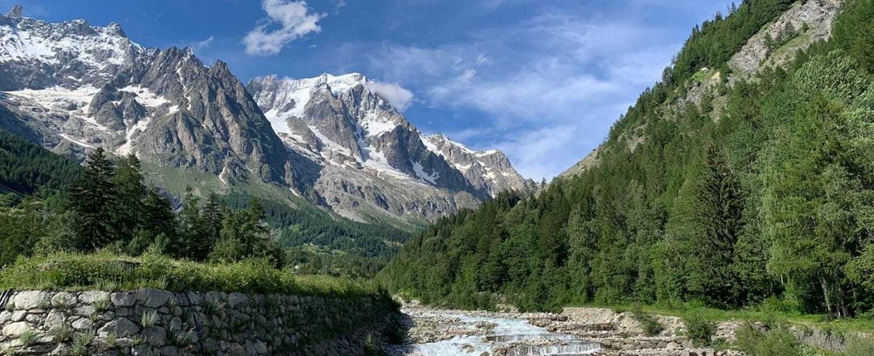 Val Ferret, la lentezza ai piedi del Monte Bianco