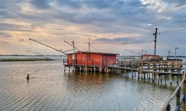 Comacchio. La magia di un tramonto sul Delta del Po