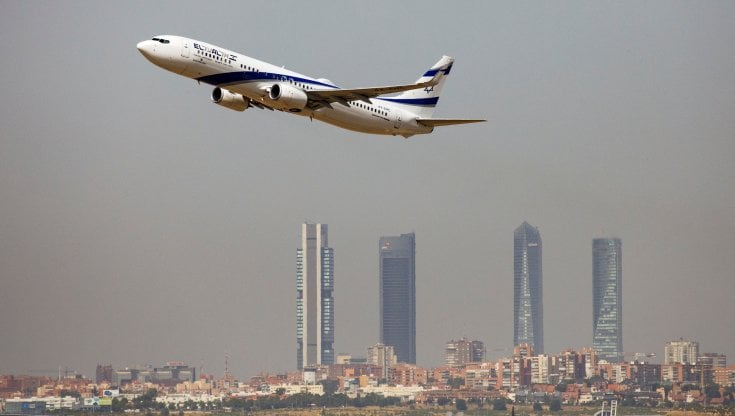 La Spagna come la Francia: niente più voli tra città che il treno unisce in 2 ore e mezza. Addio al Barcellona-Madrid