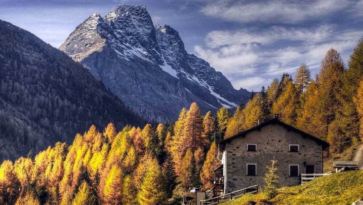 Non solo neve. Tra musei, terme, foliage e memorie contadine, Bormio e la Valtellina adesso