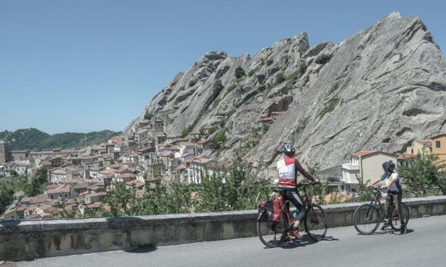 Ciclovia delle Dolomiti Lucane: ‘into the wild’ tra calanchi e borghi nascosti