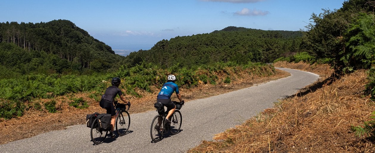 Seicento chilometri di immersione nelle bellezze della Calabria. Ecco la ciclovia dei parchi