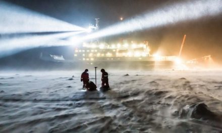 Sei italiani e il clima che cambia: “Il nostro lockdown alla deriva fra i ghiacci del Polo Nord”