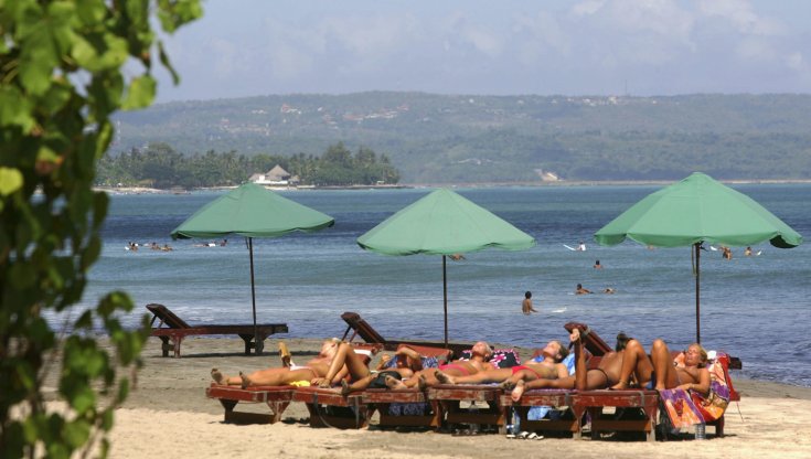 Bali, il triste record dell’isola indonesiana più ambita: da 6,2 milioni di turisti l’anno ad appena 45 causa Covid