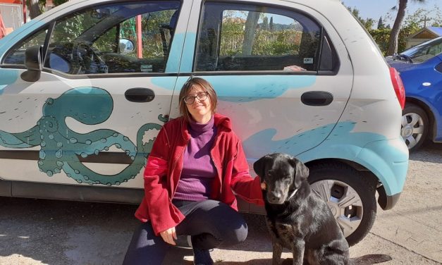 “Il mio viaggio in macchina con Polly per pulire il Mediterraneo: in 3 mesi ho raccolto 800 kg di plastica”