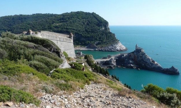 Firmano in oltre 30mila contro la vendita di un angolo di paradiso a Porto Venere