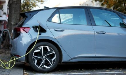 Auto elettriche a Torino: la città triplicherà i punti di ricarica entro l’anno