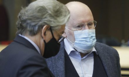 Frans Timmermans: “In piena crisi del gas il carbone non è più un tabù”