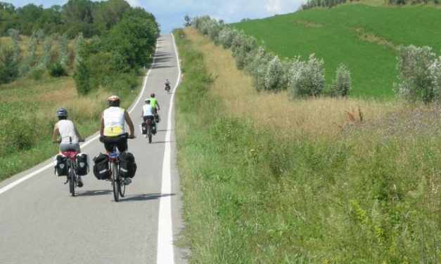 La top 10 delle ciclovie italiane: quella del Sole la più cliccata, la Spoleto-Assisi n. 1 per la qualità