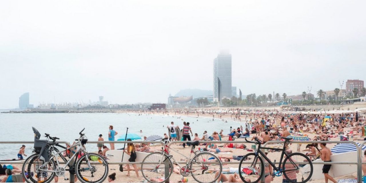 Per proteggere l’ambiente Barcellona vieta il fumo su tutte le sue spiagge