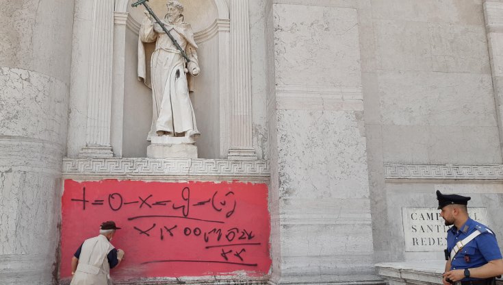 Venezia, imbrattata nella notte la facciata della Basilica del Redentore