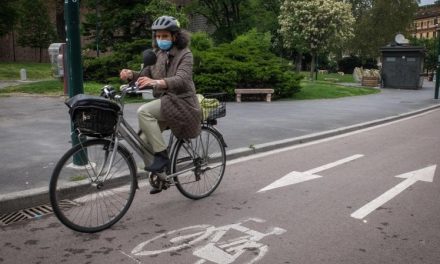 Tutti in bici: cosa manca all’Italia per pedalare bene