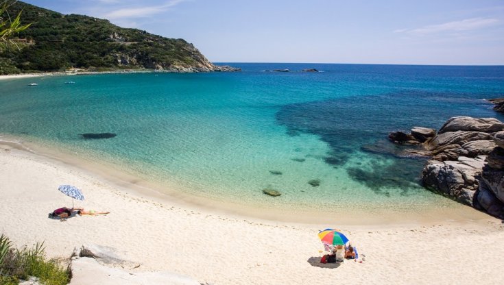 Le spiagge italiane più belle secondo i viaggiatori europei, tra mare cristallino e paradisi segreti