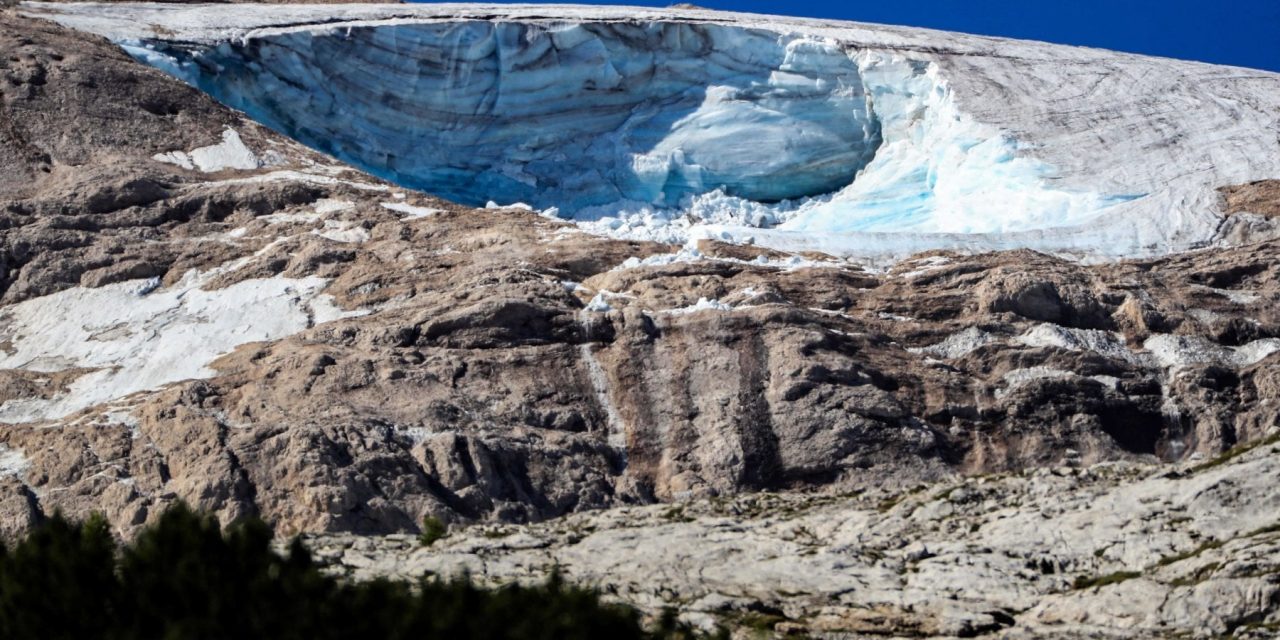 “La Marmolada non è un’eccezione: tutti i ghiacciai italiani si stanno sciogliendo”