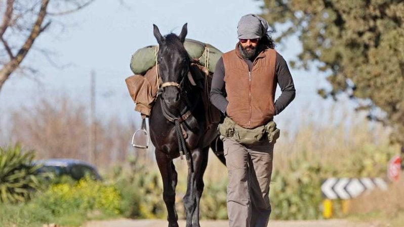 Una tenda e il cavallo, e il viaggio è sostenibile: i consigli di Cristian e Furia