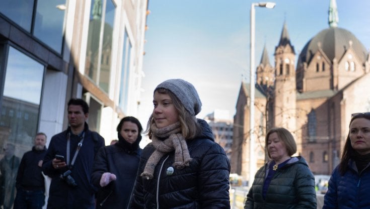 Greta Thunberg arrestata in Norvegia durante una manifestazione contro le turbine eoliche illegali