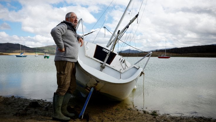 Francia, siccità. Il lago artificiale di Montbel è già senz’acqua. E non ha neanche 50 anni