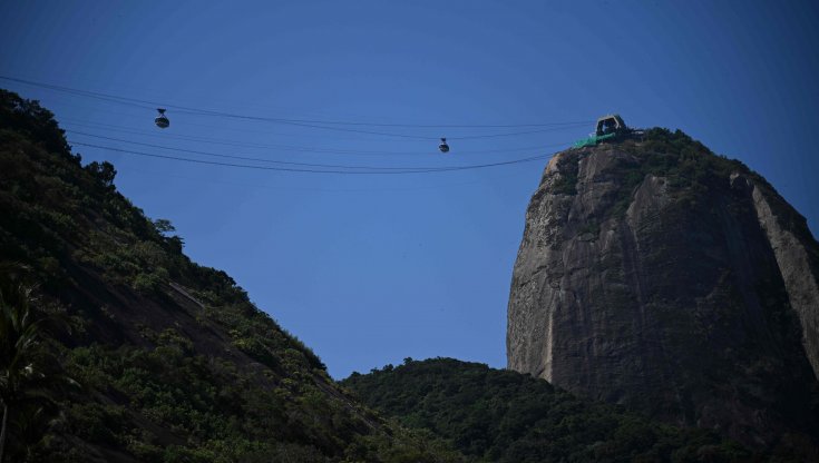 Rio de Janeiro, la protesta contro le nuove funivie sul Pan di Zucchero. “Non diventi un immenso parco giochi”