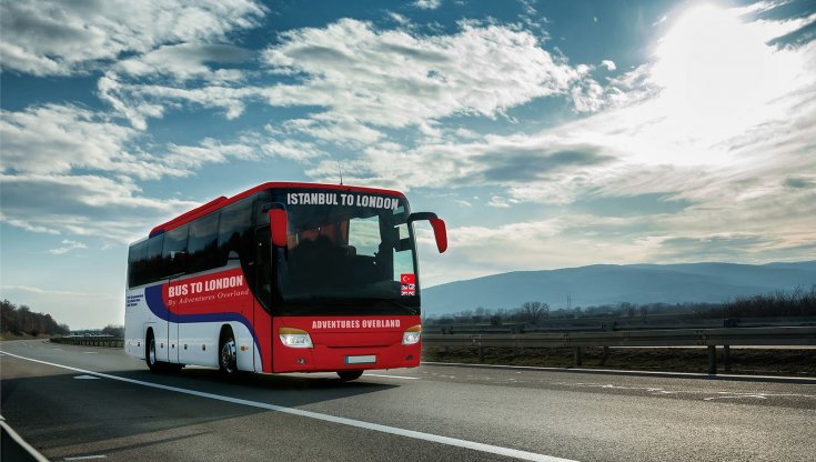 Parte il viaggio più lungo di sempre in autobus: 56 giorni e 22 paesi on the road, da Istanbul a Londra