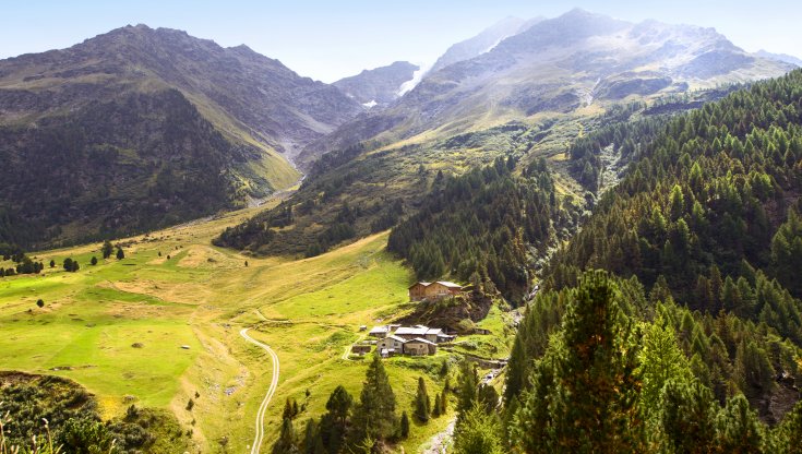 Santa Caterina Valfurva. Due secoli di turismo montano, Scopriamo la perla ai piedi del Gavia