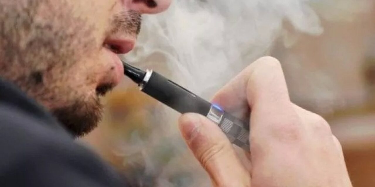 Non riciclabili e inquinanti, le e-cigarette diventano un problema ambientale