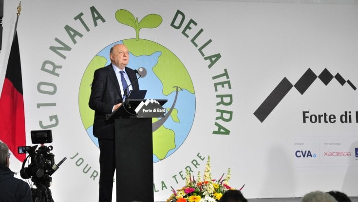 Earth Day, il ministro Pichetto incontra gli attivisti di tutto il mondo: “Siamo pronti ad ascoltare i giovani”