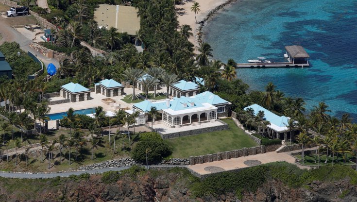 Caraibi, un resort di lusso nelle isole di Epstein, dove portava le sue vittime: comprate per 60 milioni di dollari