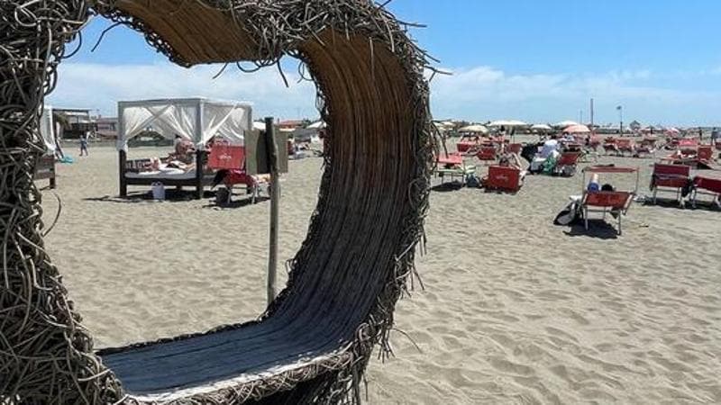 A Fregene la prima “spiaggia gentile” d’Italia. “Qui solo chi rispetta gli altri e l’ambiente”