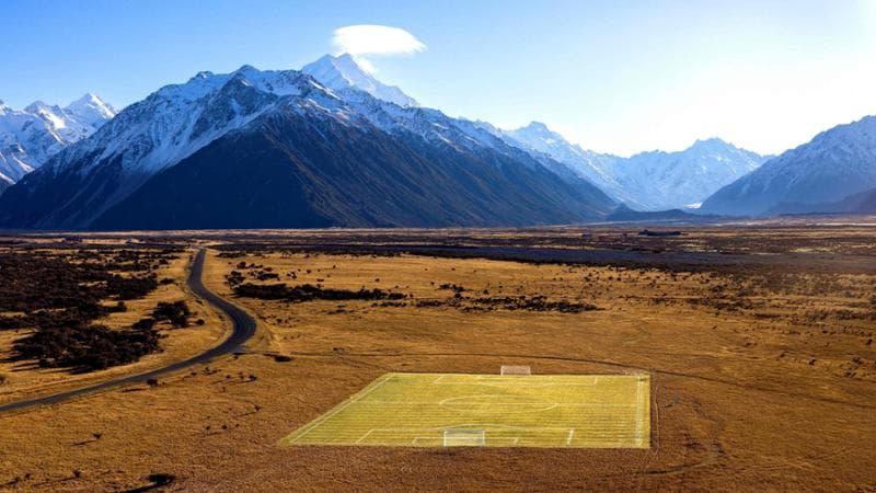 Nuova Zelanda, assaggi di World Cup: sotto il Monte Cook, il match nel campo di calcio più bello del mondo