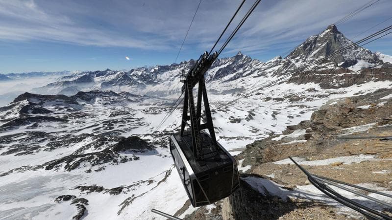 Cervinia, nell’ottobre che sembra luglio via alla stagione sciistica più lunga di sempre: 11 mesi, fino a settembre 2024