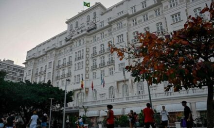 Brasile, i 100 anni del Copacabana Palace, l’hotel che ha trasformato Rio de Janeiro in icona mondiale