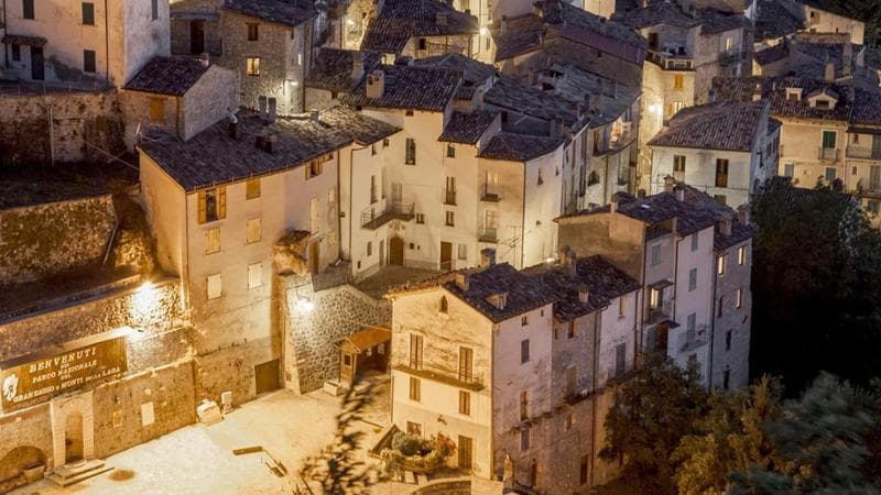 Venti artisti ridisegnano 20 borghi italiani. Da Nord a Sud, gli itinerari slow d’autore di “Una Boccata d’Arte”