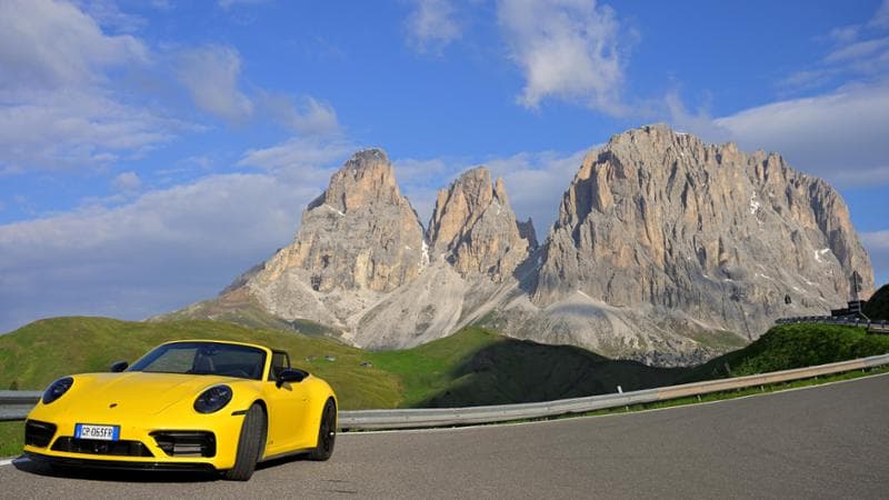 Tre giorni sulle Dolomiti con una 911 noleggiata con Porsche. Un sogno non più per pochissimi