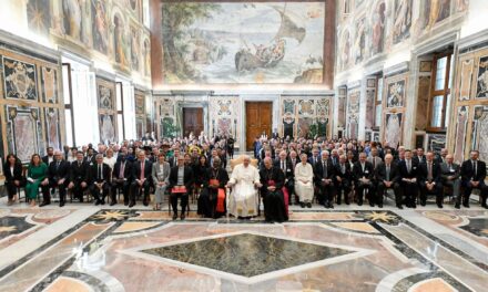 I sindaci di tutto il mondo e il Papa uniti sul clima: “Così sfidiamo le lobby del carbone”