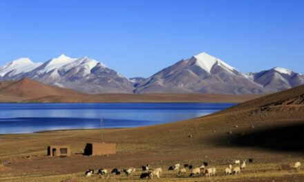 I cambiamenti climatici faranno traboccare i laghi tibetani e non è una buona notizia