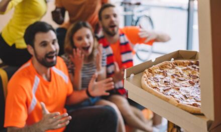 Europei di calcio e pizza per tutti: ecco come si riciclano i cartoni per il take away