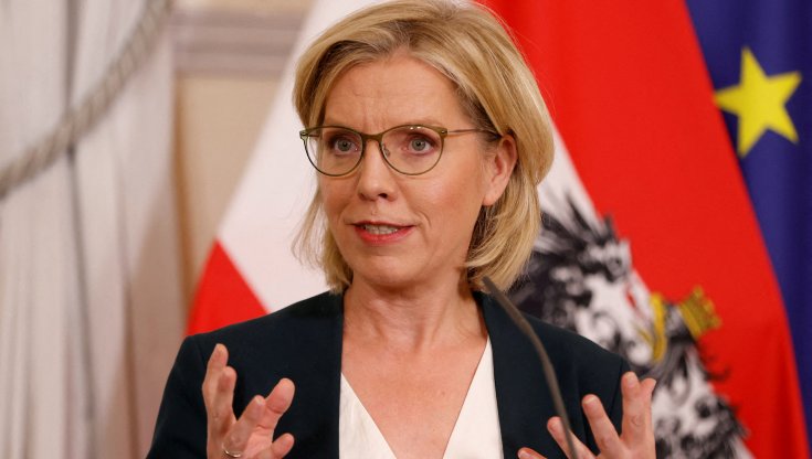 La ministra austriaca che ha salvato la natura in Europa, ed ora rischia una denuncia