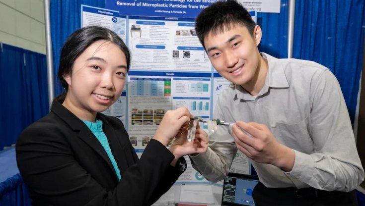 Tecnologia a ultrasuoni contro le microplastiche: l’invenzione di due studenti del Texas