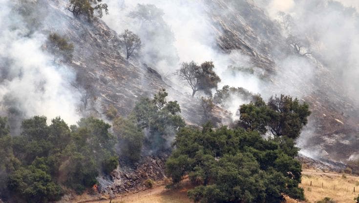 Il sogno californiano sempre più in crisi: incendi, temperature bollenti e spiagge chiuse per i batteri