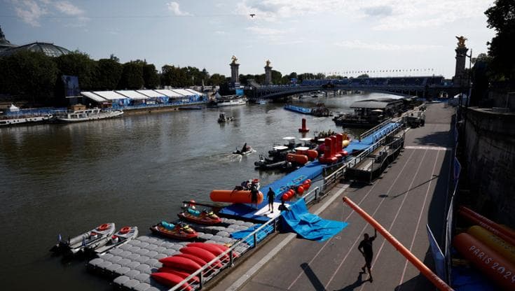 Perché la pioggia inquina la Senna e mette a rischio le gare delle Olimpiadi di Parigi