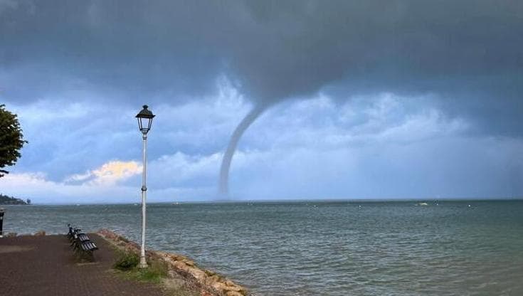 Trombe marine e crisi climatica, gli scienziati: “In Italia mancano i dati, ma esiste già una correlazione”