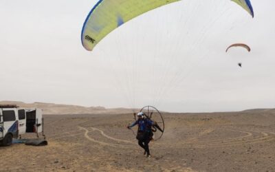 I botanici “estremi”: in paramotore (al posto del SUV) per studiare le piante più rare nel deserto