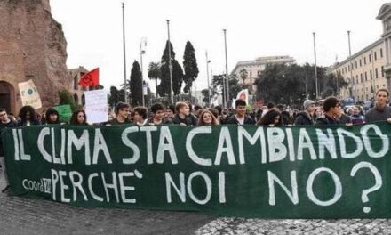 Sciopero del clima, Fridays for Future torna in piazza: “Non è tardi per il cambiamento”