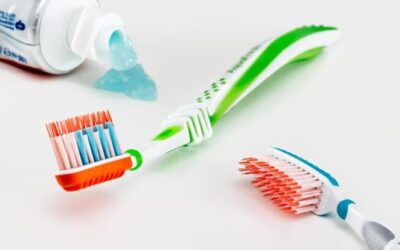 Come smaltire i tubetti di dentifricio (in attesa che diventino riciclabili)