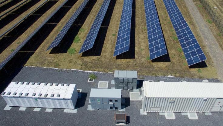 Un parco fotovoltaico lungo la pista di atterraggio, così l’autoconsumo decolla a Fiumicino